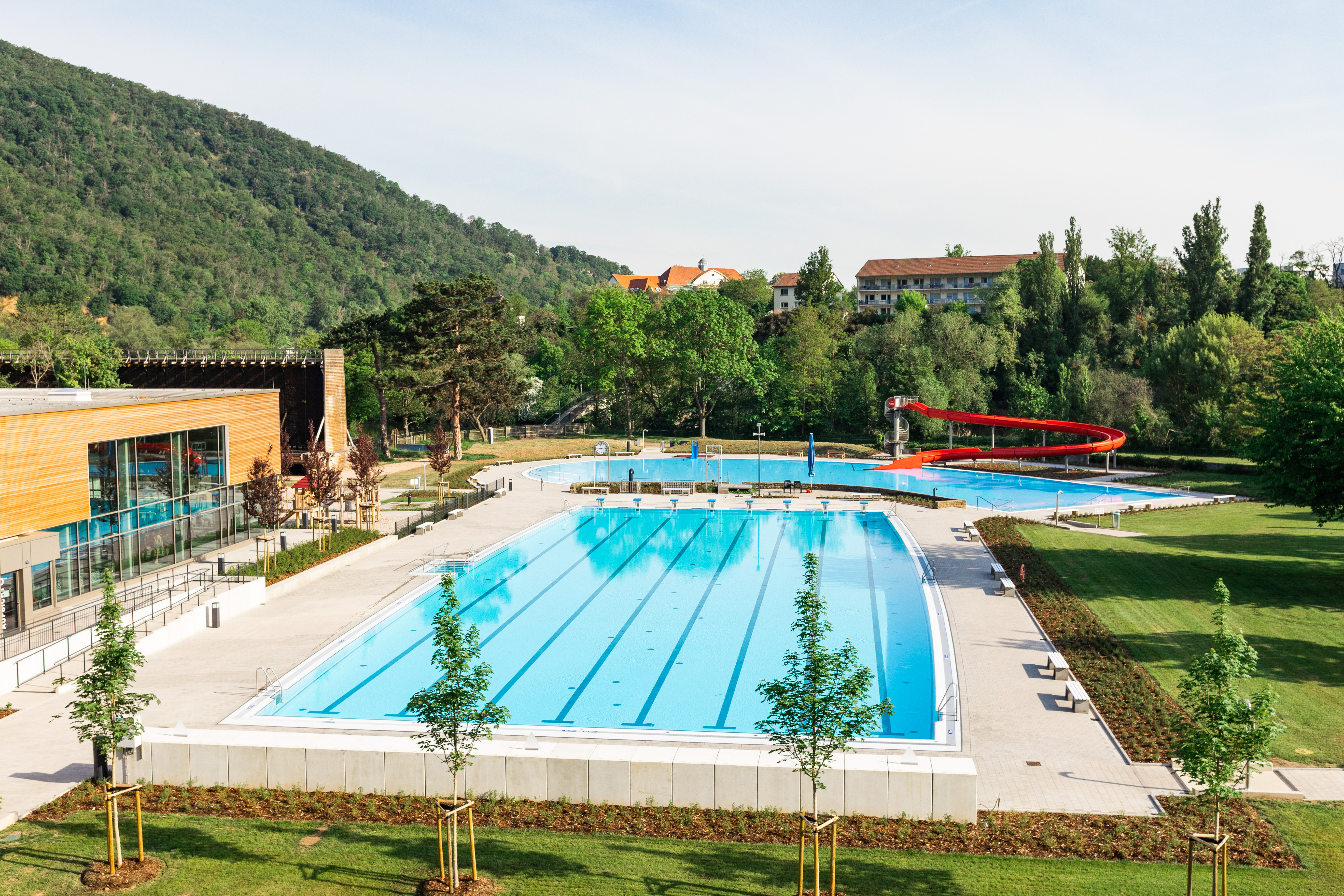 Unser Salinenbad Freibad lädt zum Schwimmen ein